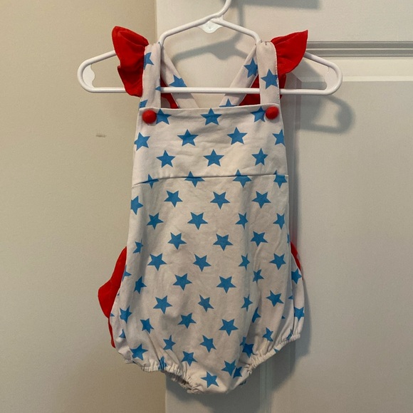 Patriotic bubble- Runs big! - Picture 1 of 2